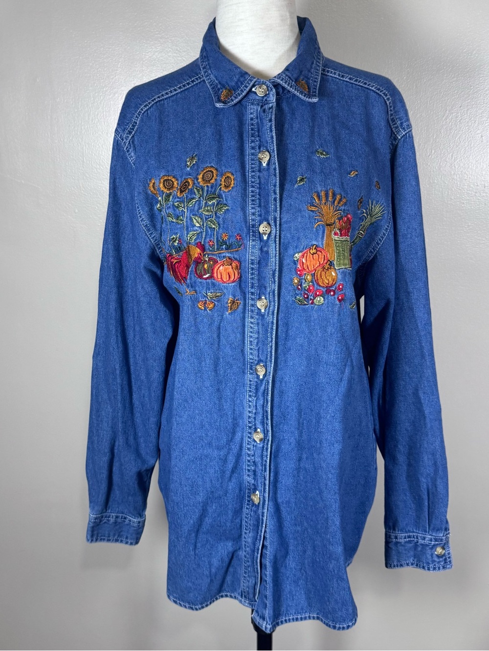 Vintage Bobbie Brooks Sz M Embroidered Fall Rooster Pumpkins Denim Chambray Top